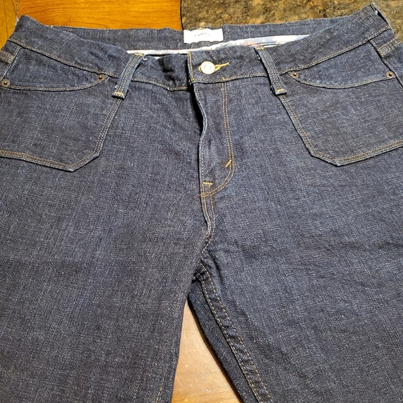 Levi's - Picture 3 of 5